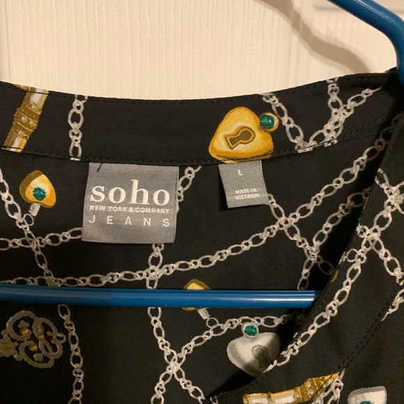 Soho 3/4 button blouse. Size L - Picture 2 of 6